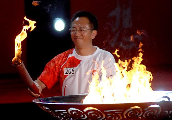 26 мая: Эстафета Олимпийского огня Игр-2008 в г. Янчжоу