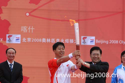 19 июня: В Шихэцзы завершился очередной этап эстафеты огня Пекинской Олимпиады