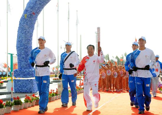 22 июня: В Голмуде завершился очередной этап эстафеты огня Пекинской Олимпиады