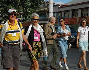 Первая туристическая группа из США посетила Тибет после возобновления приема зарубежных туристов