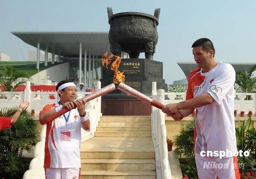 8 июля: В г. Хух-Хото завершился очередной этап эстафеты огня Пекинской Олимпиады