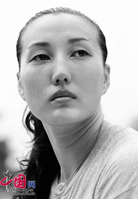 Ван Лина - член китайской женской команды по волейболу. 28 августа 2004 года на XXVIII Олимпийских играх в Афинах китайская женская команда по волейболу завоевала золотую медаль в финальной игре с российской командой.