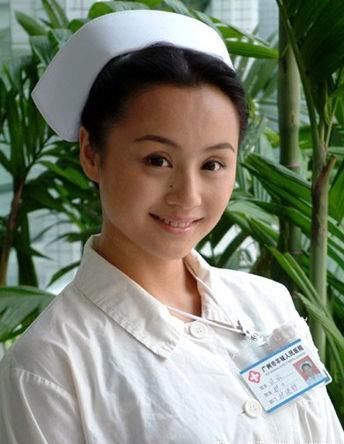 Знаменитости в образе медсестер--Сао Ин