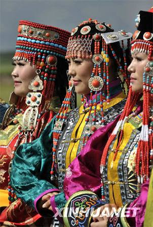 Роскошные наряды монгольской национальности