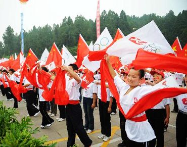 29 июля: В центре г. Шицзячжуан завершилась эстафета Олимпийского огня
