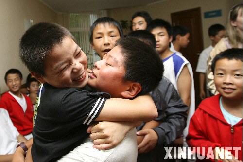Дети из пострадавших от землетрясения районов Китая прибавили в весе от вкусных блюд русской кухни