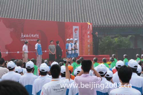 7 августа: Второй день эстафеты Олимпийского огня в Пекине4
