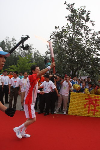 В Пекине стартовал последний день эстафеты огня Олимпийских игр4
