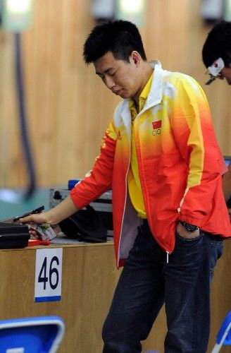 Китайский спортсмен завоевал золотую медаль в пулевой стрельбе из пневматического пистолета с 10 м5