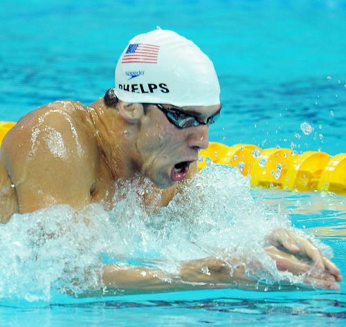 Срочно: Пловец США Майкл Фелпс побил олимпийский рекорд3