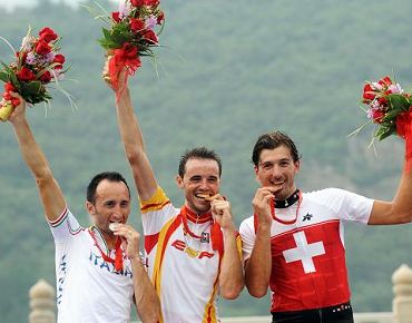 Срочно: Испанец Самуэль Санчес завоевал золотую медаль в групповой гонке среди мужчин в шоссейных гонках