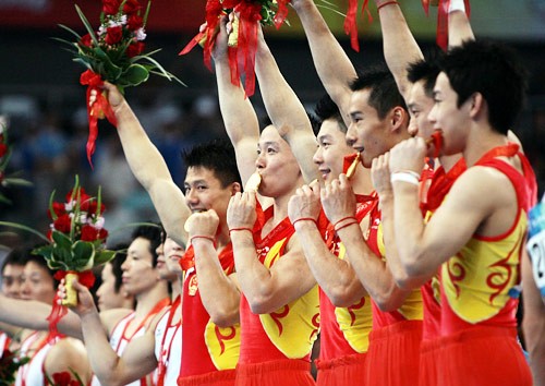 Мужская сборная по гимнастике Китая завоевала «золото» через 8 лет2