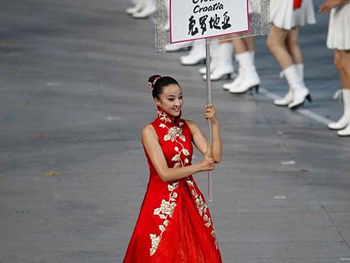 Красавицы-провожатые на церемонии открытия Олимпиады Пекина