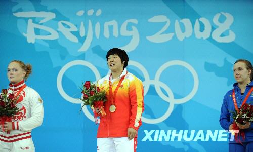 Китайская штагистка Лю Чуньхун стала чемпионкой Пекинской Олимпиады в весовой категории до 69 кг