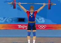 Российская спортсменка Оксана Сливенко удачно подняла 115 кг. в соревнованиях по тяжелой атлетике в весовой категории до 69 кг.