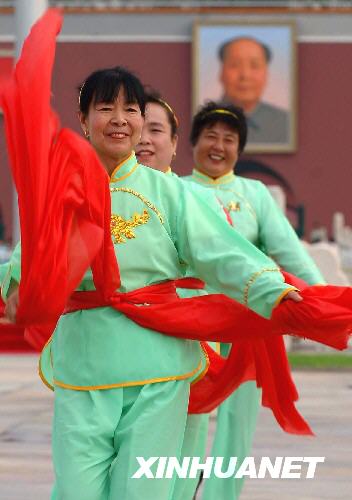 Страстный танец на площади Тяньаньмэнь во имя Олимпиады1