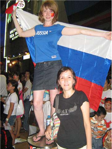 Российские девушки-волонтеры