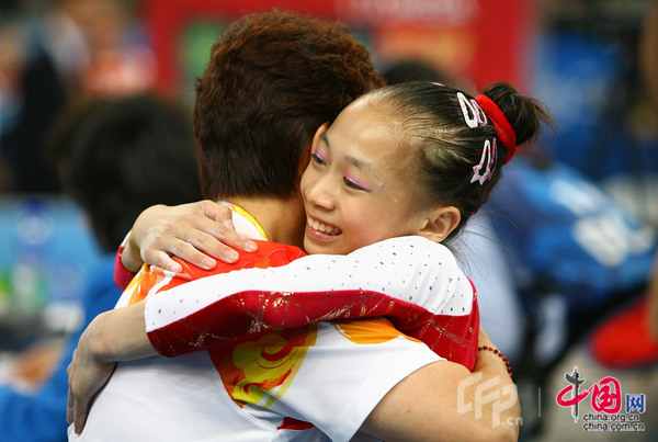 Китайская гимнастка Ян Илинь завоевала бронзовую медаль на Олимпиаде в Пекине по спортивной гимнастике в многоборье2