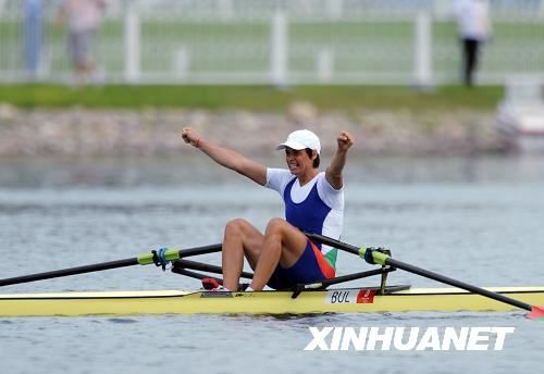 Болгарская спортсменка Румяна Нейкова выиграла золотую медаль в академической гребле на лодке-одиночке среди женщин на проходящих в Пекине Олимпийских играх.1