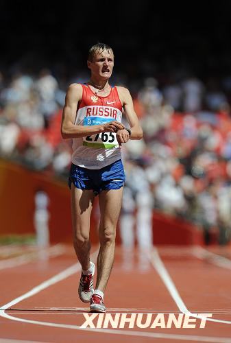 Российский спортсмен завоевал золотую медаль в соревнованиях по спортивной ходьбе на дистанции 20 км. 