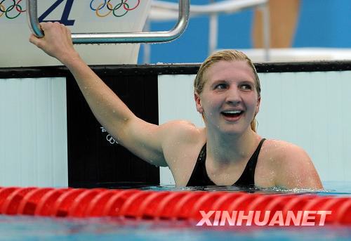 Пловчиха из Великобритании Ребекка Эдлингтон завоевала &apos;золото&apos; на дистанции 800 м вольным стилем, установив новый мировой рекорд на Пекинской Олимпиаде. 