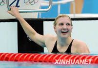 Пловчиха из Великобритании Ребекка Эдлингтон завоевала 'золото' на дистанции 800 м вольным стилем, установив новый мировой рекорд на Пекинской Олимпиаде.