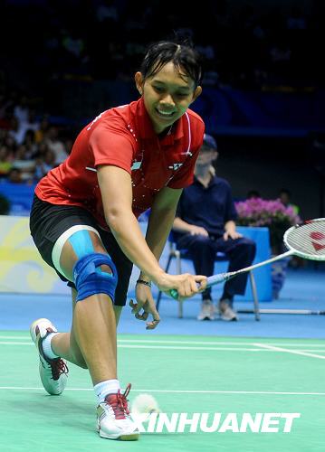 Индонезийка Юлианти, победив китайскую соперницу, завоевала 'бронзу' в одиночном разряде по бадминтону