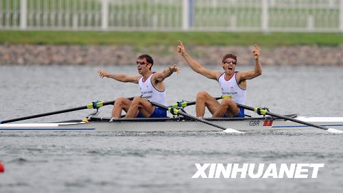 Британские спортсмены стали олимпийскими чемпионами в академической гребле в гонке двоек парных /легкий вес/