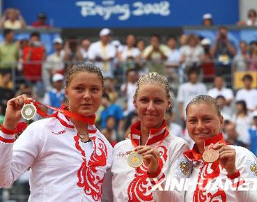 17 августа в соревнованиях по теннису в одиночном разряде российские спортсменки завоевали все медали: Е. Дементьева, Динара Сафина и Вера Звонарева завоевали золотую, серебряную и бронзовую медали соответственно.