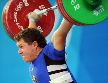 Штангист из Беларуси Андрей Арямнов стал чемпионом Олимпиады-2008 в весовой категории до 105 кг с мировым рекордом