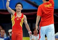 Китайский гимнаст Цзоу Кай стал чемпионом Олимпиады в спортивной гимнастике по упражнению на перекладине
