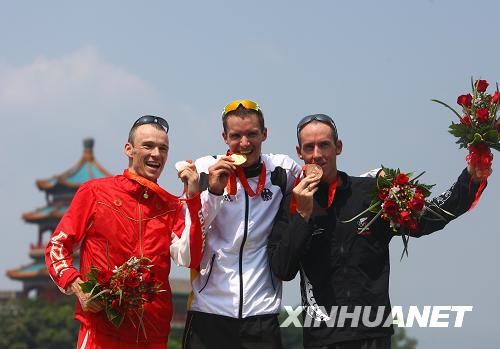 Германский триатлонист Ян Фродено -- чемпион Пекинской Олимпиады1