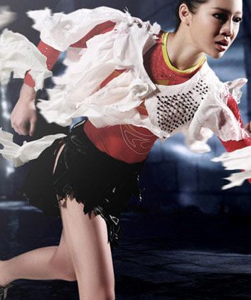 Гимнастка Чэн Фэй одета в джазовом стиле 