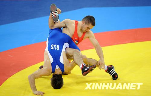 Срочно: Российский спортсмен Б. Сайтиев стал олимпийским чемпионом по вольной борьбе в весовой категории до 74 кг1