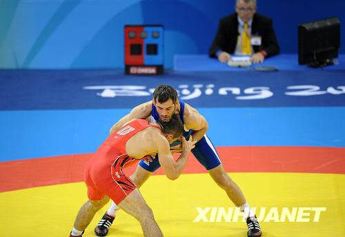 Срочно: Российский спортсмен Б. Сайтиев стал олимпийским чемпионом по вольной борьбе в весовой категории до 74 кг2
