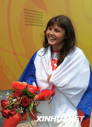 россиняка Лариса Ильченко -- чемпионка по плаванию на открытой воде на дистанции 10 км