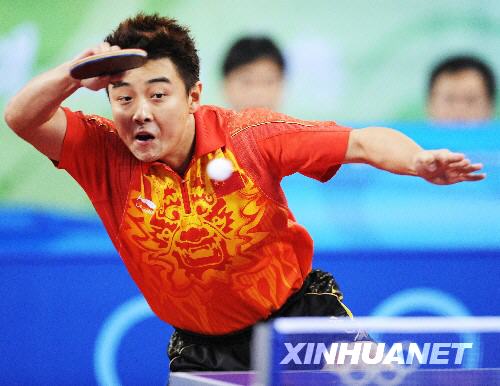 Китайский спортсмен по настольному теннису Ван Хао в полуфинале выиграл у соперника из Швеции и вышел в финал