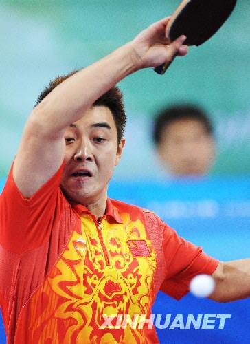 Китайский спортсмен по настольному теннису Ван Хао в полуфинале выиграл у соперника из Швеции и вышел в финал