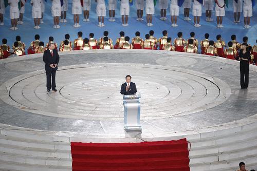 Лю Ци: Пекинская Олимпиада стала 'великим праздником спорта, праздником мира и дружбы'3