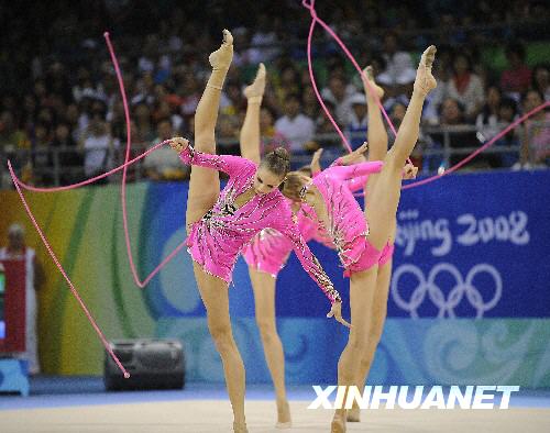 Сборная России по художественной гимнастике стала олимпийским чемпионом в командном многоборье