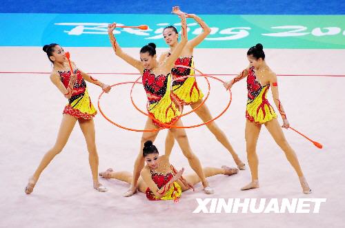 Сборная Китая по художественной гимнастике завоевала серебряную медаль Олимпиады в командном многоборье