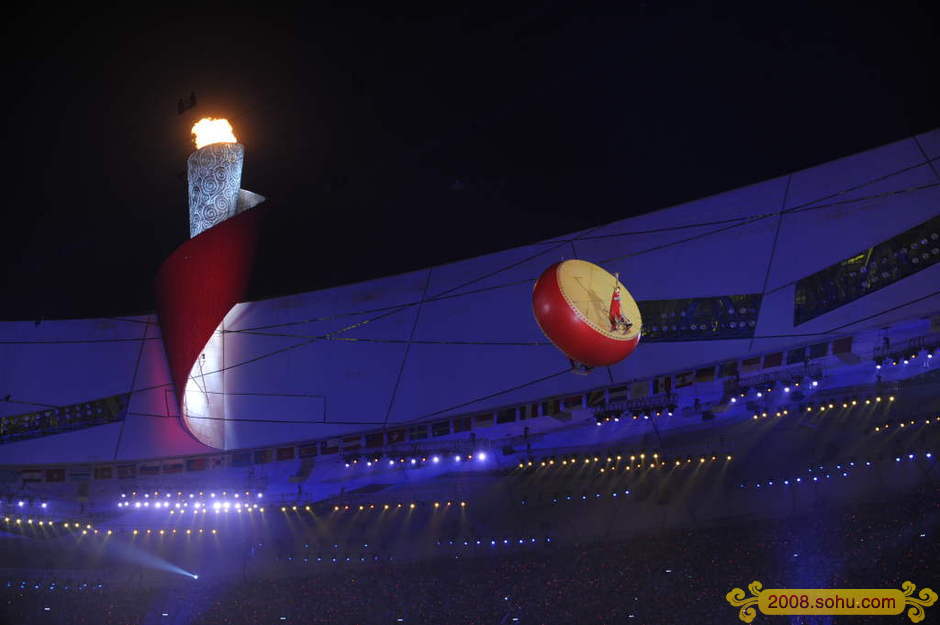 Первый эпизод художественной программы церемонии закрытия Олимпийских игр Пекина - «Встреча» 