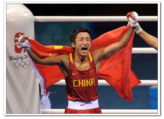 Китайский боксер Цзоу Шимин стал чемпионом Олимпиады-2008 по боксу в весовой категории до 48 кг.