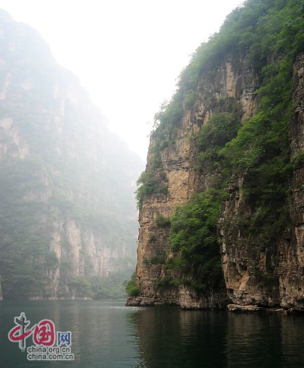 Ущелье Лунцинся – прекрасное место для отдыха, расположенное недалеко от Пекина1