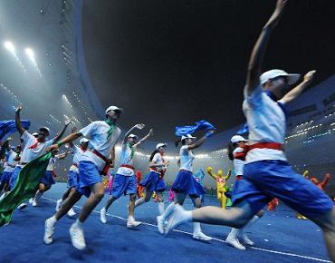 Более 2400 волонтеров обслуживали церемонию открытия Пекинской Паралимпиады