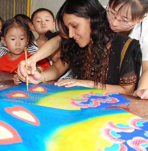 Иностранные воспитатели отметили День учителя в Китае 