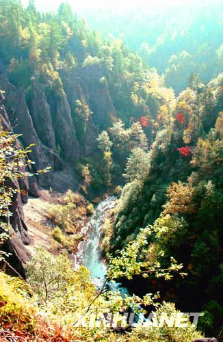 Осенняя природа в окрестностях Гор Чанбайшань 