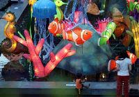 Накануне праздника Середины осени в ОАР Сянган состоялась выставка разноцветных фонарей