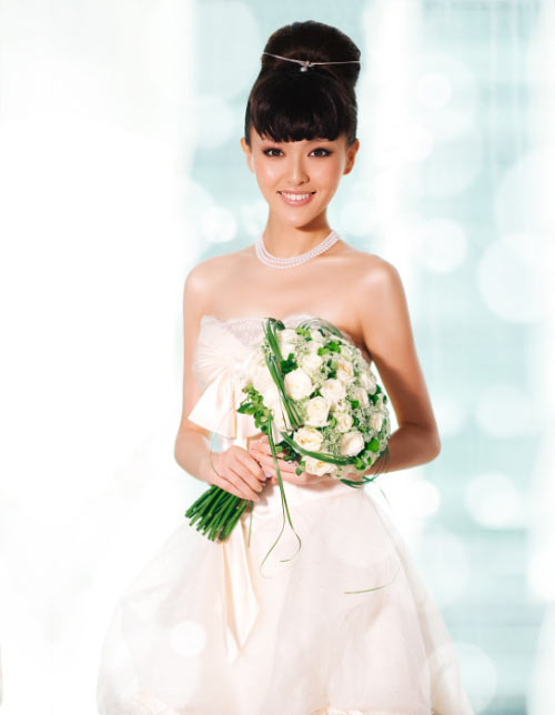 Свежая Тан Янь в модном свадебном платье 1