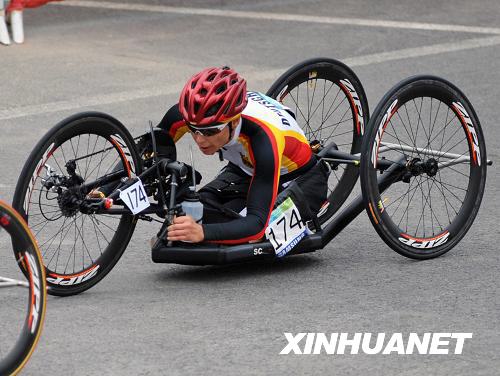Велогонщица из Германии Андреа Эскау завоевала на Паралимпиаде в Пекине золотую медаль по велоспорту /HC А/HC В/HC C/